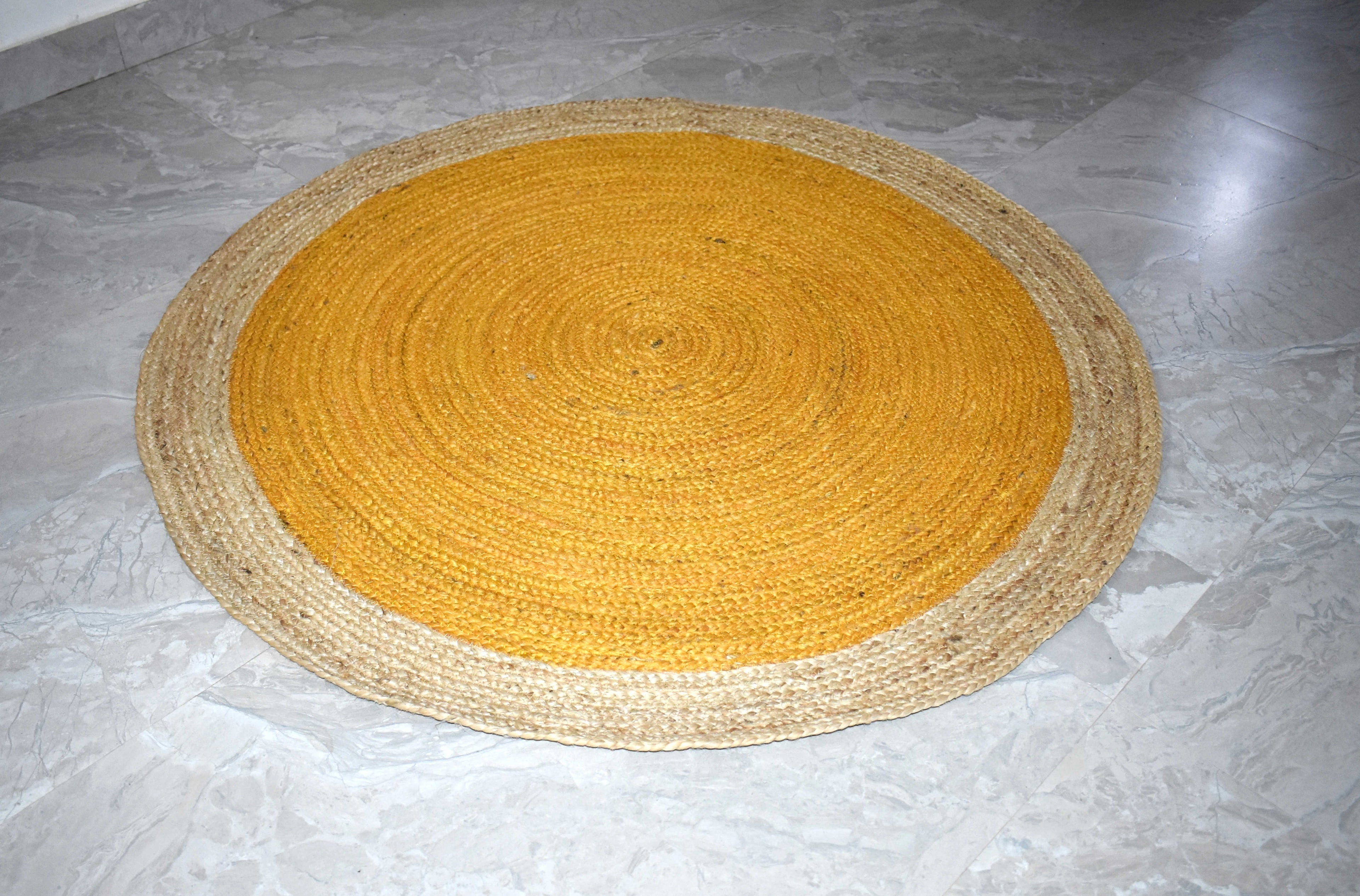 Ripaz Vogue - Tapis rond en jute tressé à la main aspect rustique beige avec bordure jaune 
