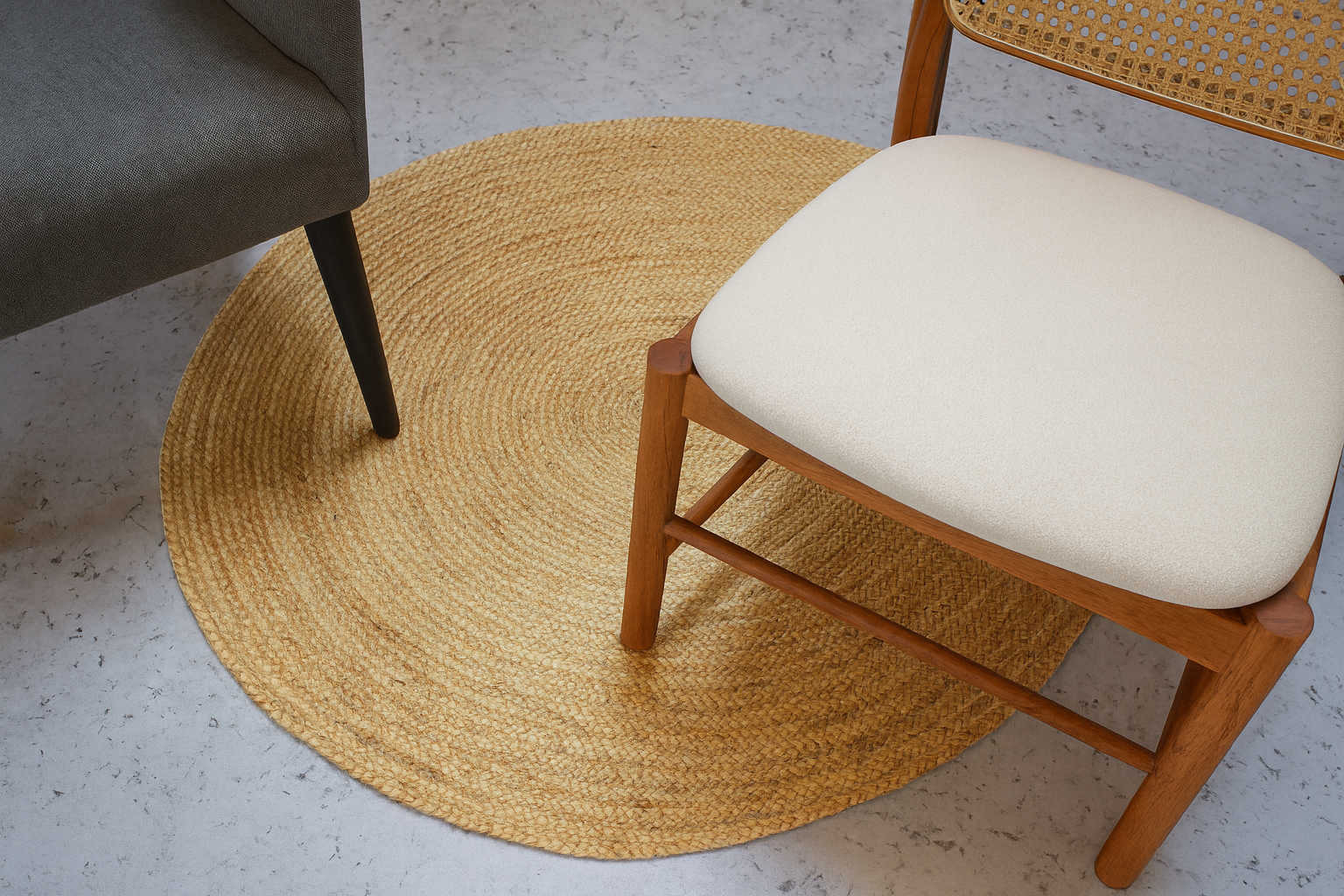 Ripaz Vogue - Tapis rond en jute tressé à la main aspect rustique beige avec bordure jaune 