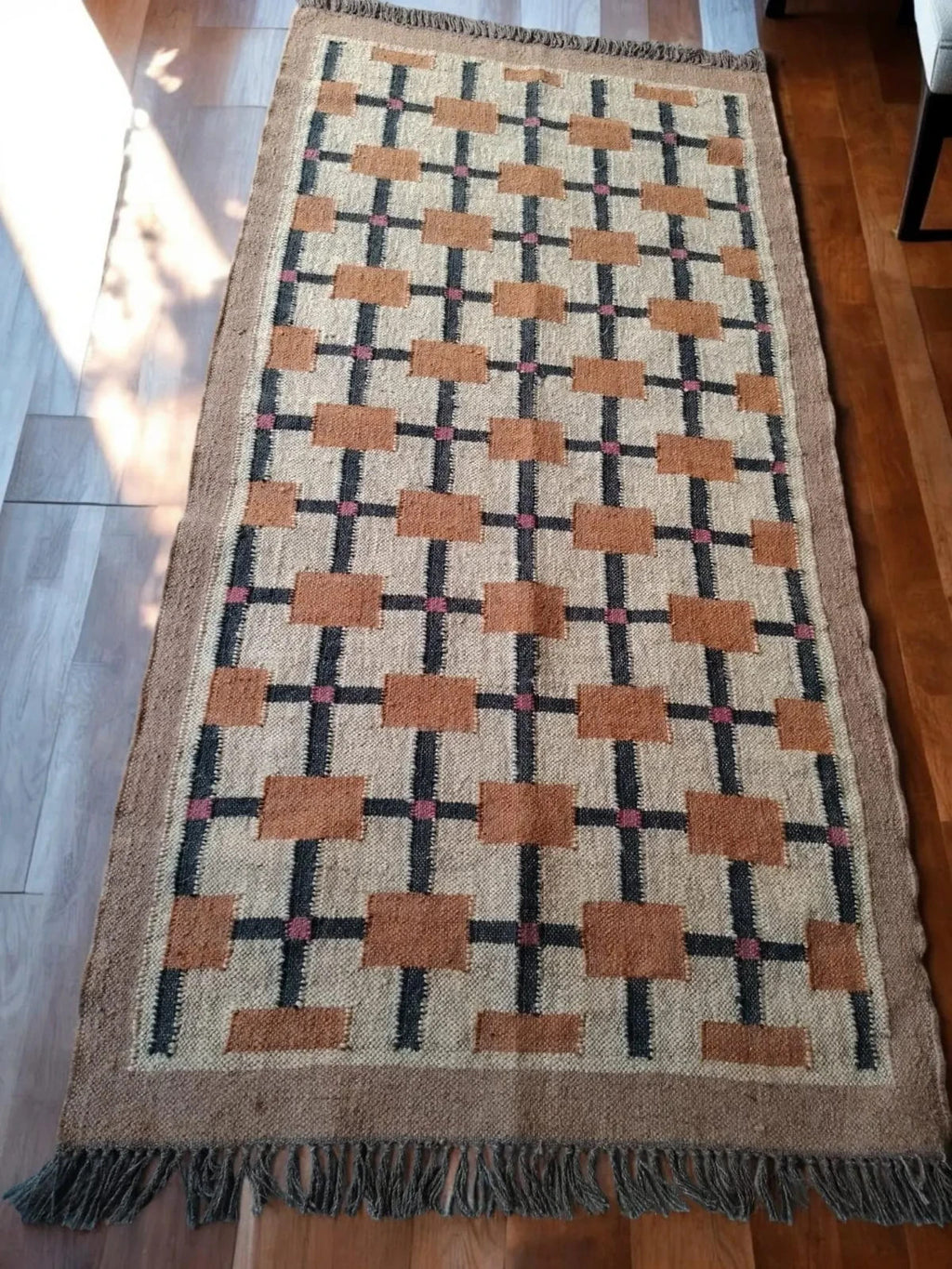 Tapis rectangulaire en jute naturel tressé à la main Ripaz pour décoration intérieure 