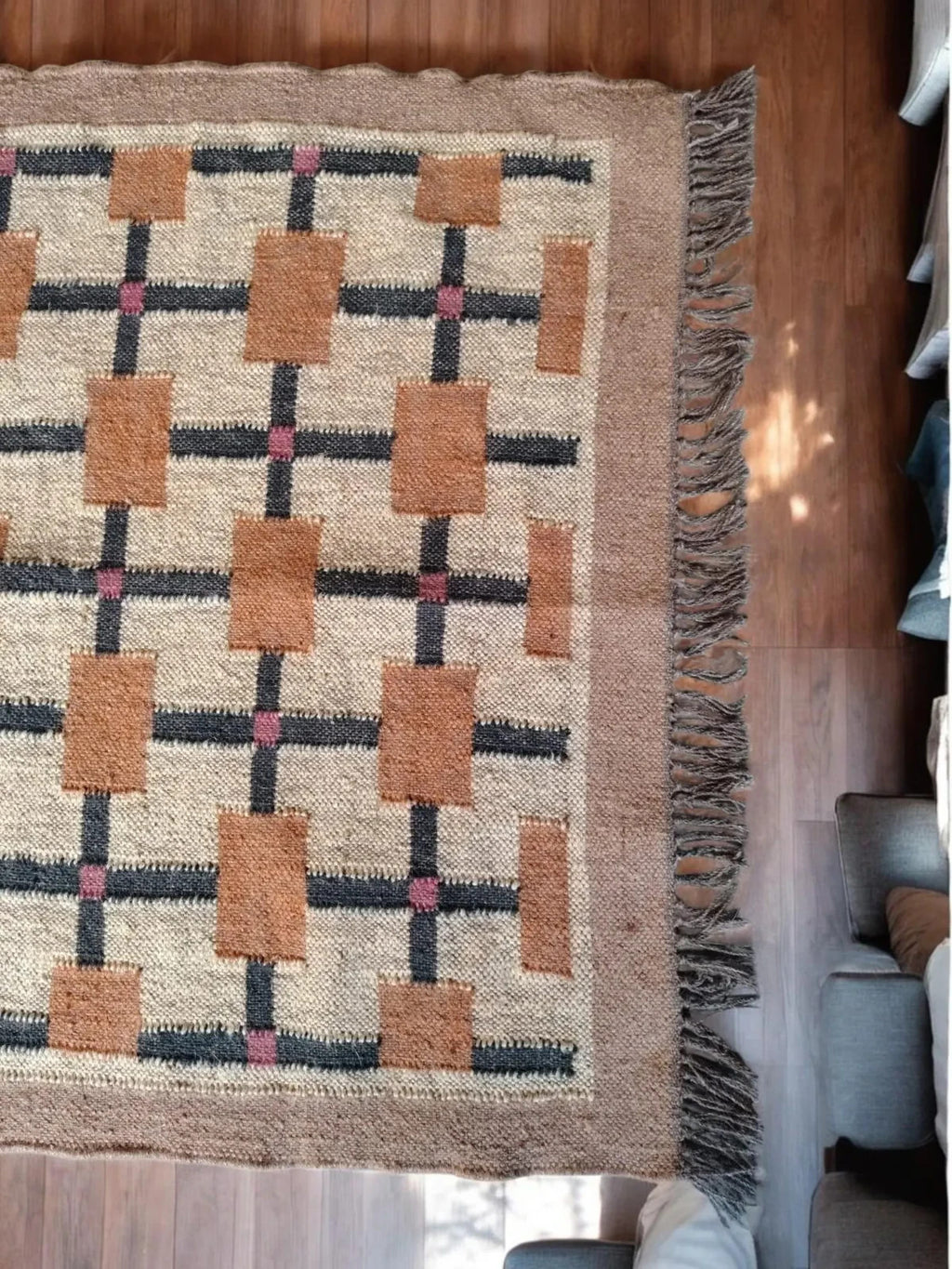 Tapis rectangulaire en jute naturel tressé à la main Ripaz pour décoration intérieure 