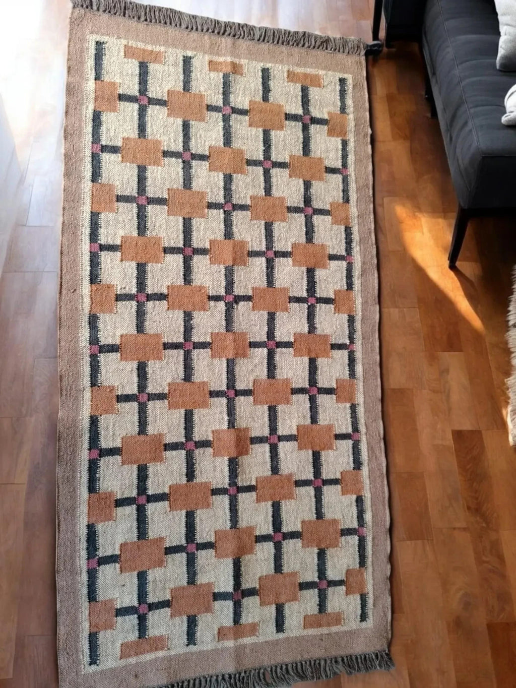Tapis rectangulaire en jute naturel tressé à la main Ripaz pour décoration intérieure 