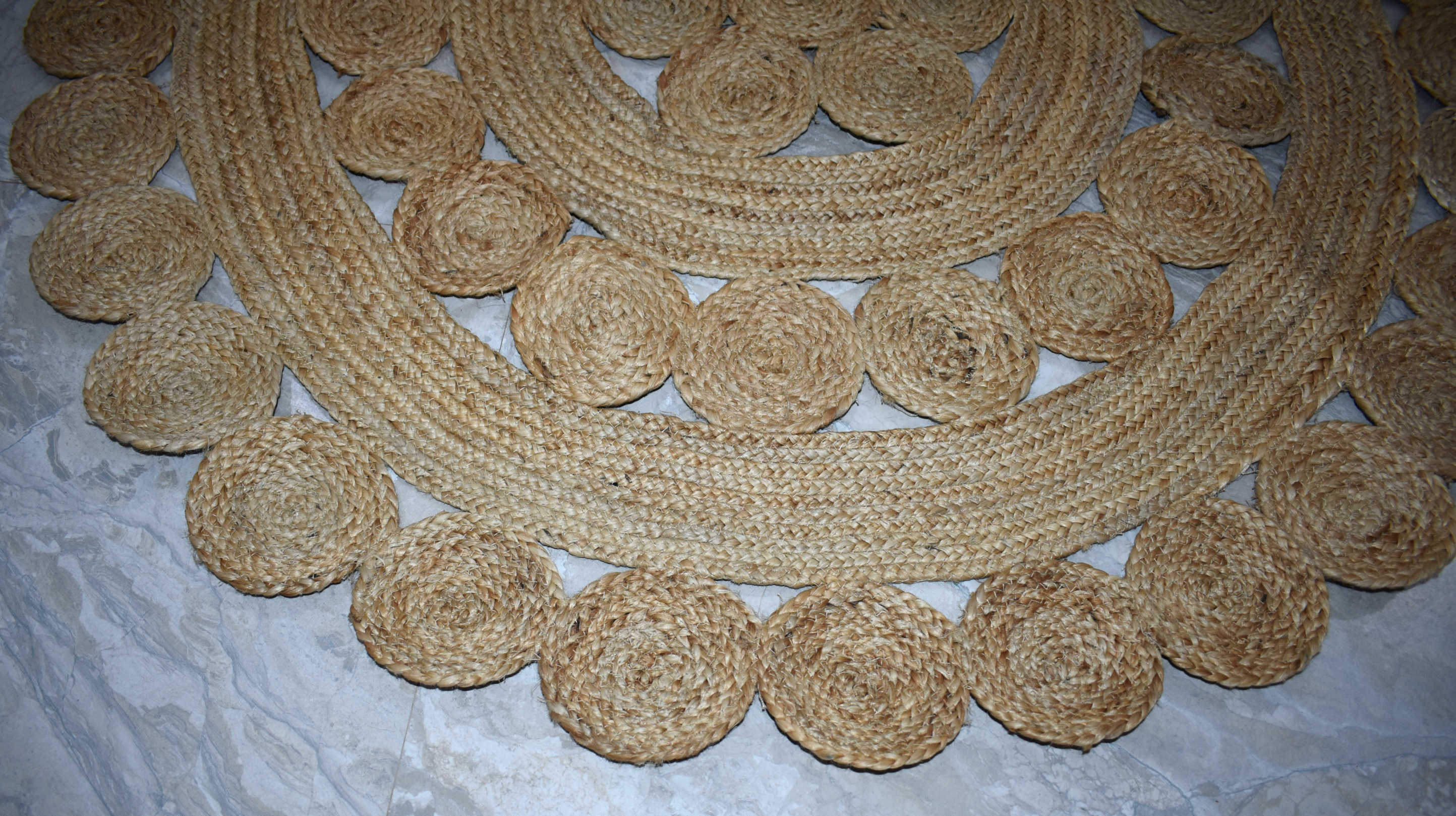 Ripaz Vogue - Tapis rond en jute tressé à la main aspect rustique beige avec bordure jaune 