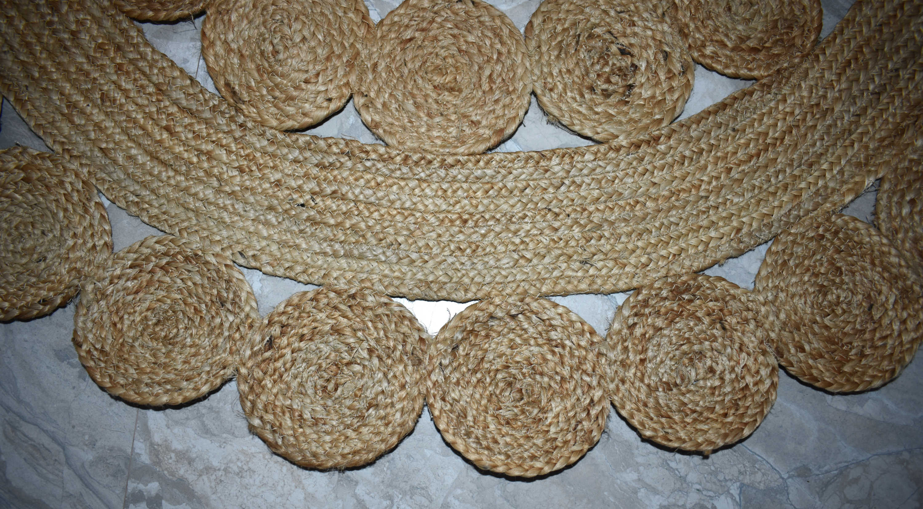 Ripaz Vogue - Tapis rond en jute tressé à la main aspect rustique beige avec bordure jaune 
