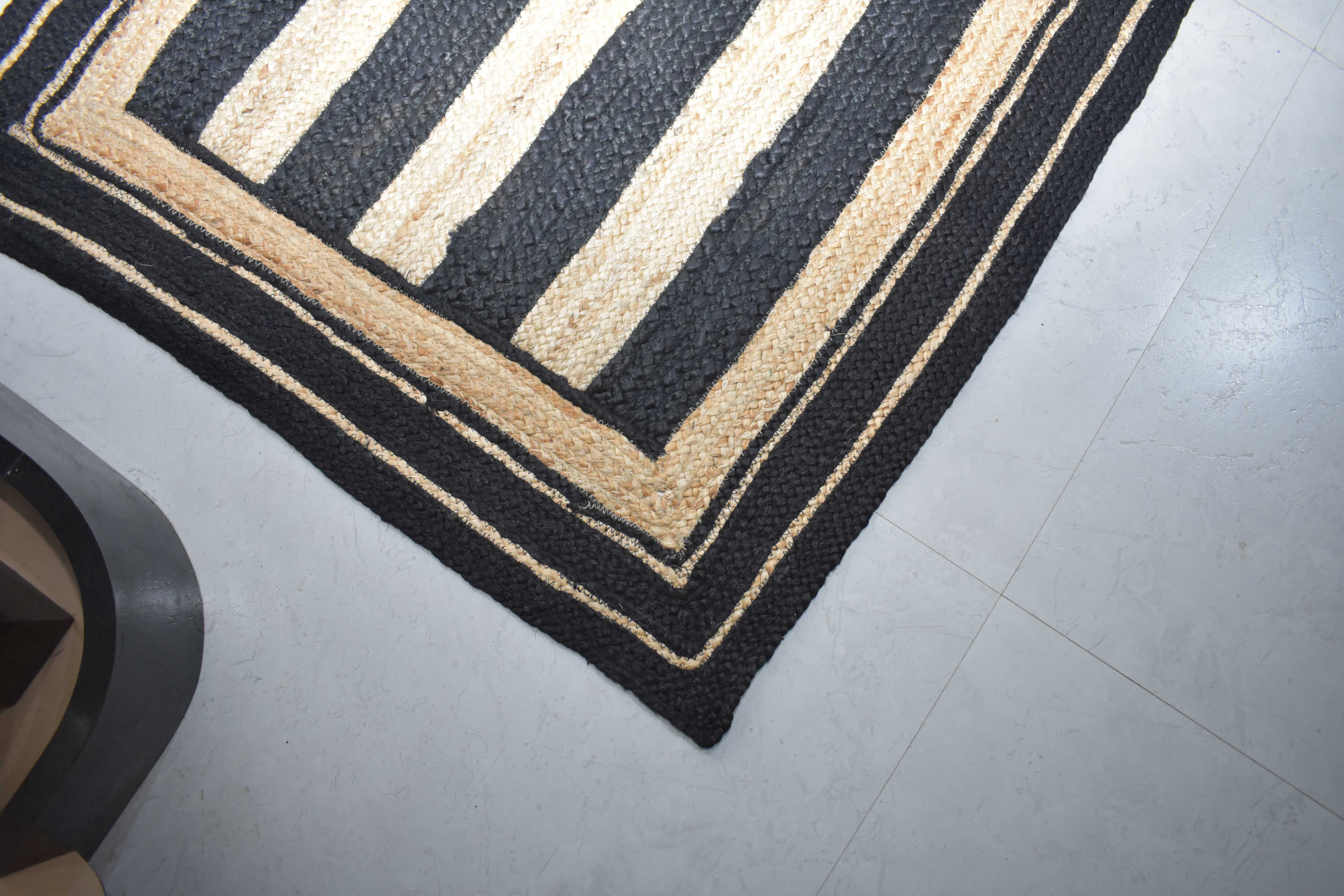 Jute Rug Natural Modern Design Braided Rectangle Area Rug, Black & Beige