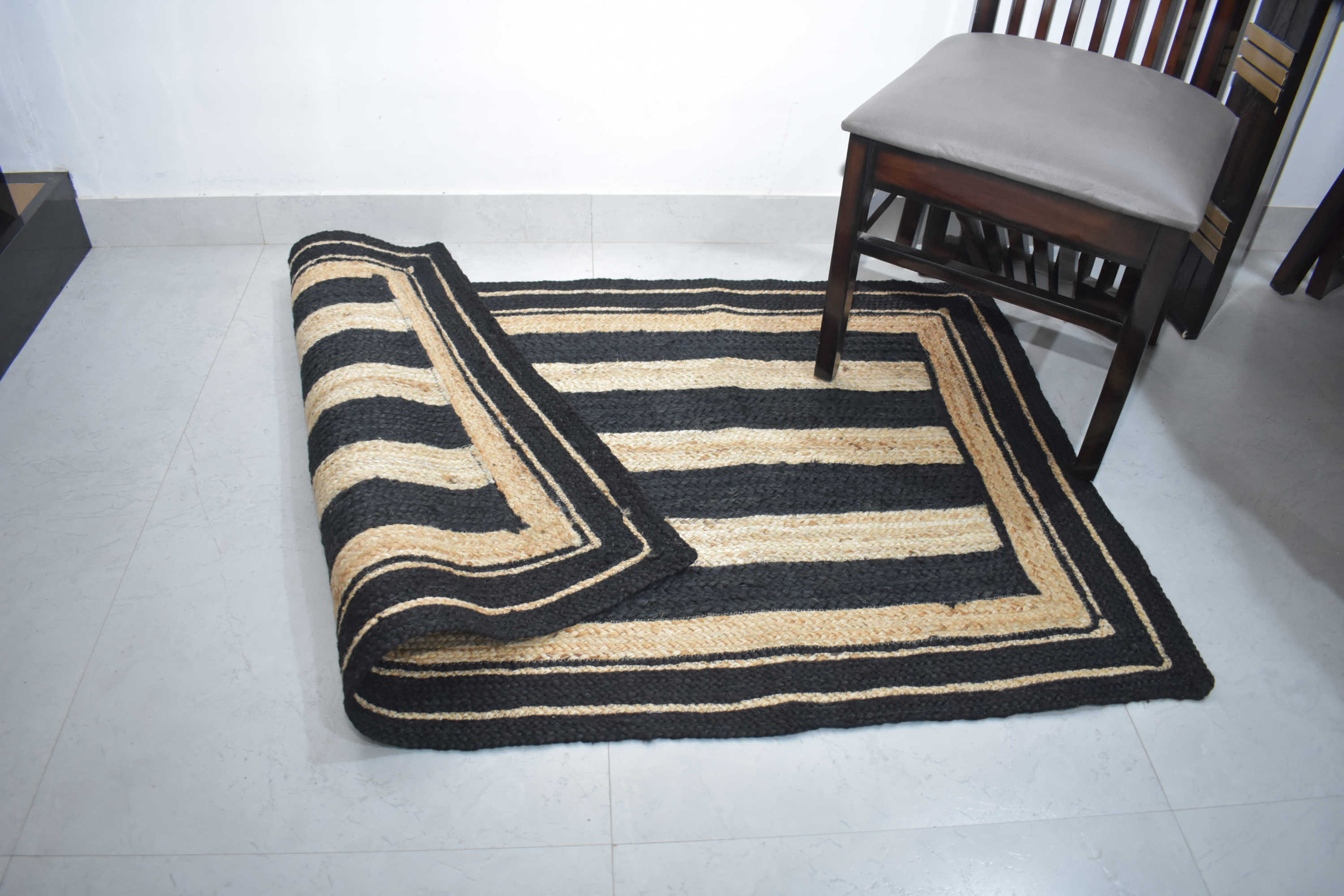 Jute Rug Natural Modern Design Braided Rectangle Area Rug, Black & Beige