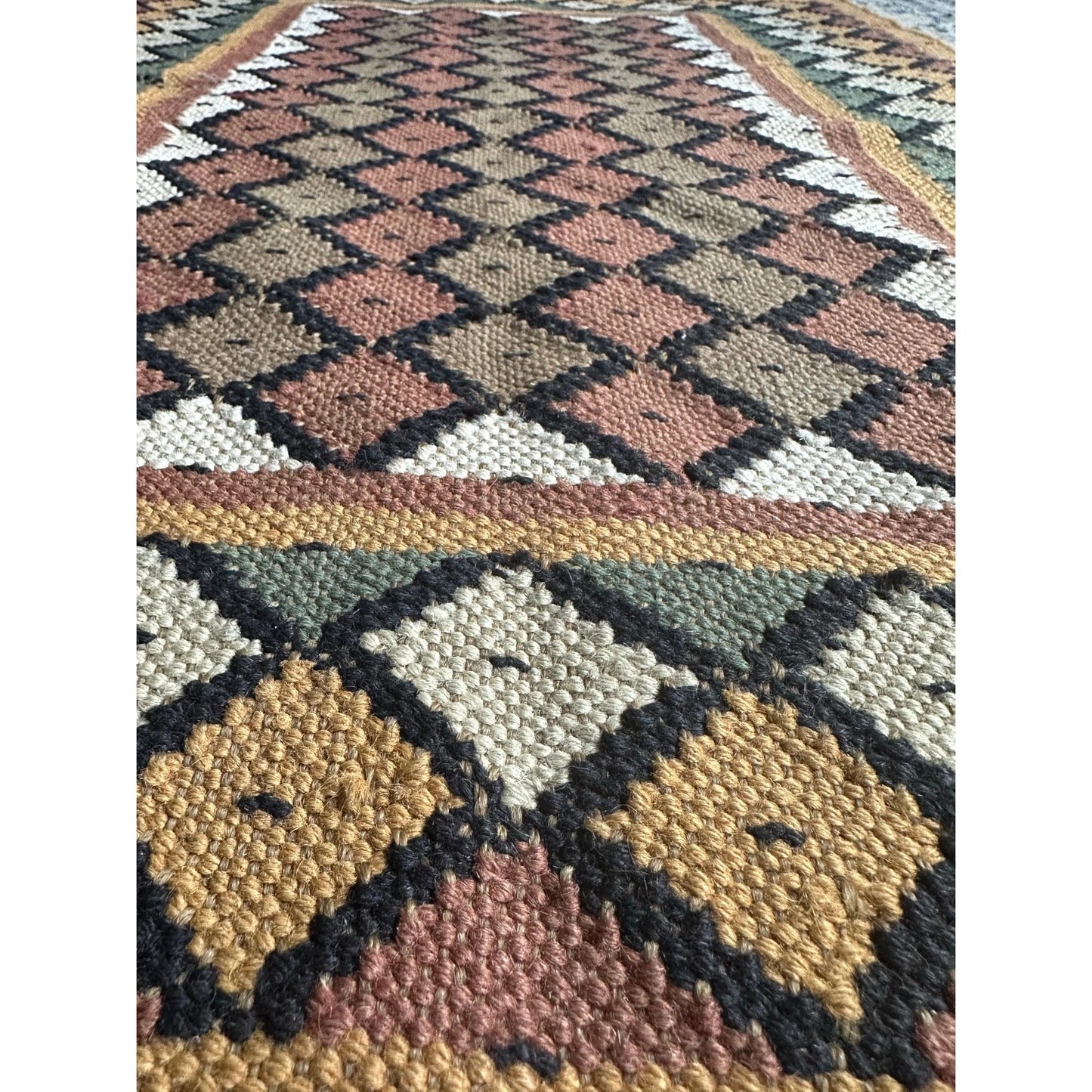 Tapis rectangulaire en jute naturel tressé à la main Ripaz pour décoration intérieure 