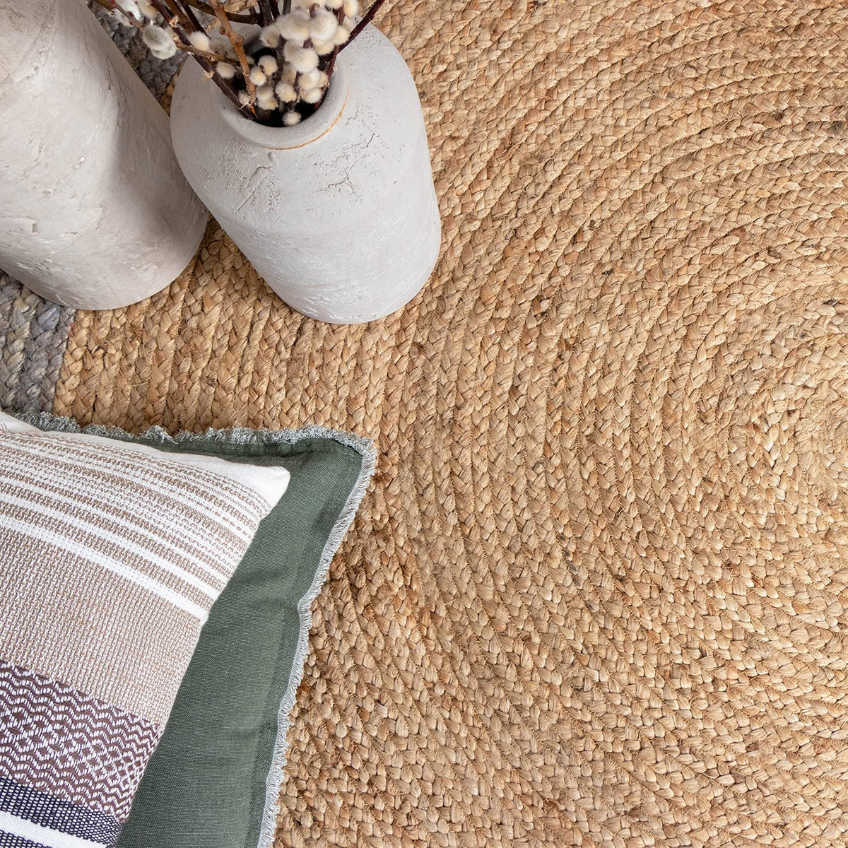 Ripaz Vogue - Runder Teppich aus Jute, Schwarz mit beigem Rand, handgefertigt 